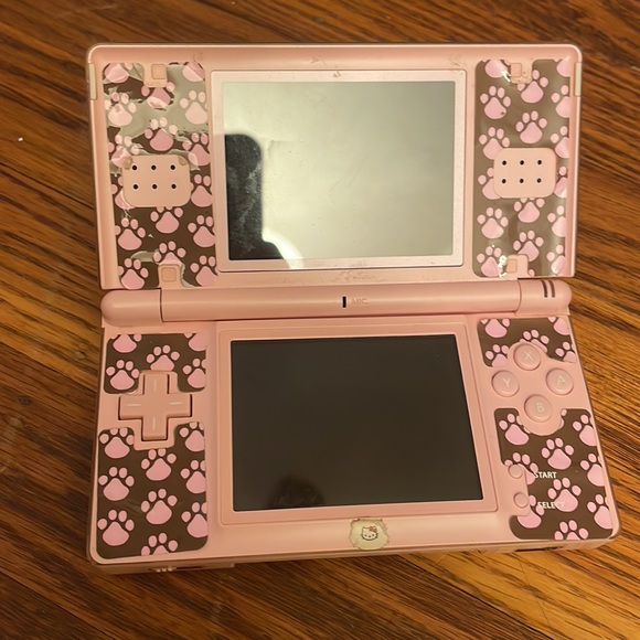Nintendo DS lite (with Games!) - Picture 2 of 11